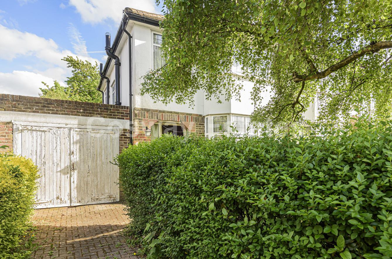 Riverdene, Edgware